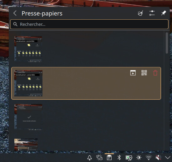 Le resse-papier, aussi activable avec <kbd>Méta</kbd>  + <kbd>V</kbd>
