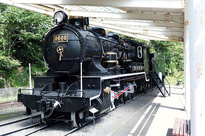 1200px-Jnr-9608-ome20150919a