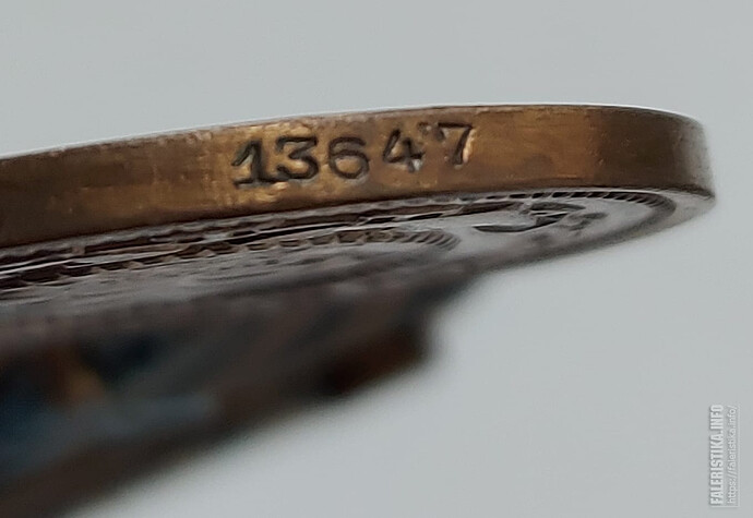 13647